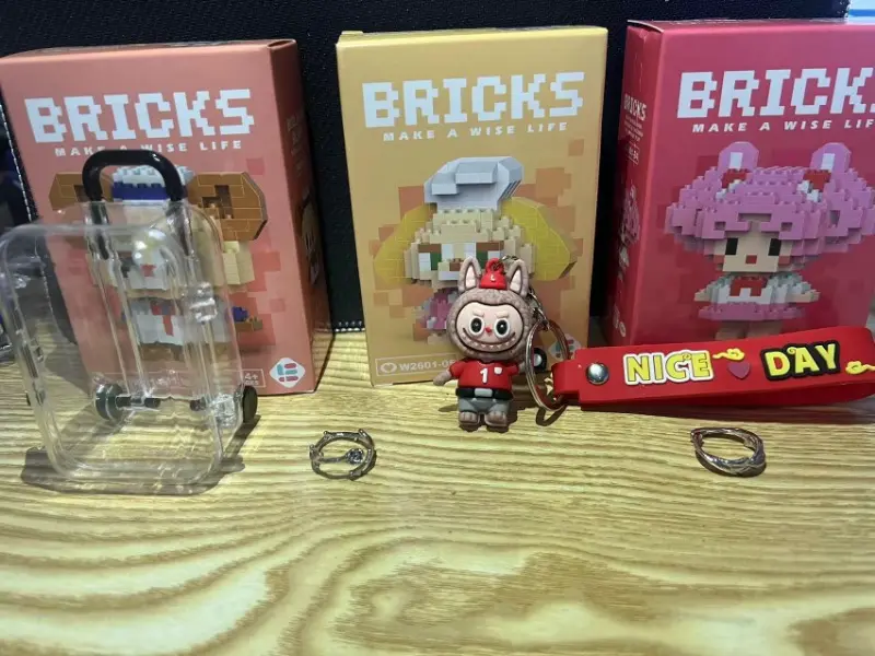 Product Introduction of 200 micro particle building block animal cartoon figure puzzle assembly toy decoration compatible with micro small particle gifts. 2