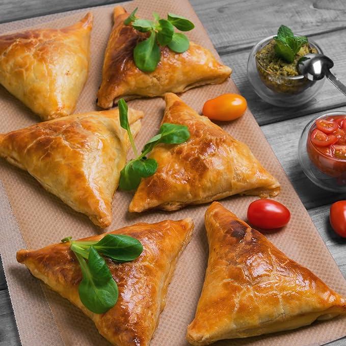 Giles & Posner EK3812G Samosa Maker - Party Snack Food, Non-Stick Bite Sized Multi Cooker, 6 Mould Triangle Press, Savoury & Sweet Pastry Parcel,1000W, Delicious Samosas, Empanadas & Fruit Turnovers 2