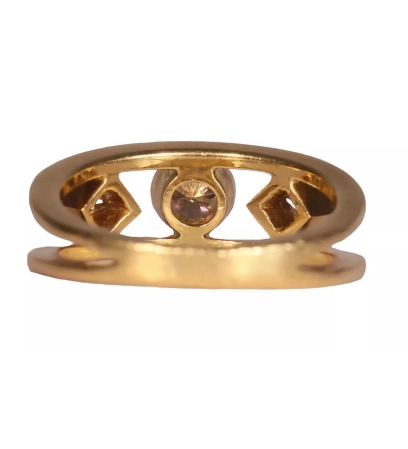 Product Introduction of Diamond Ring Size M Three Stone Brilliant Cut Diamond Tests 18ct Valuation £3400 27