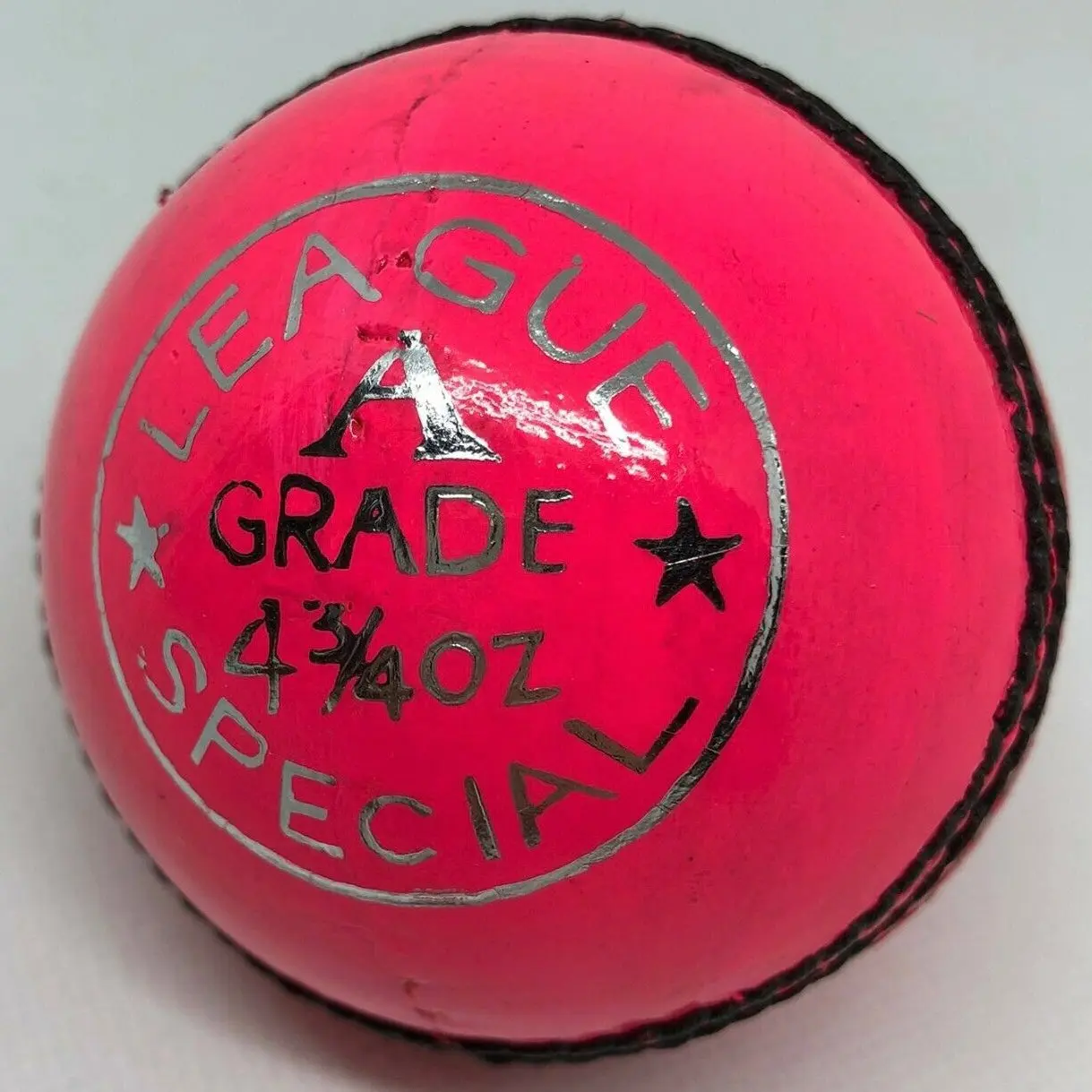 Junior Pink League Special 'A' Grade 4 3/4 oz / 135 grams match Cricket Ball