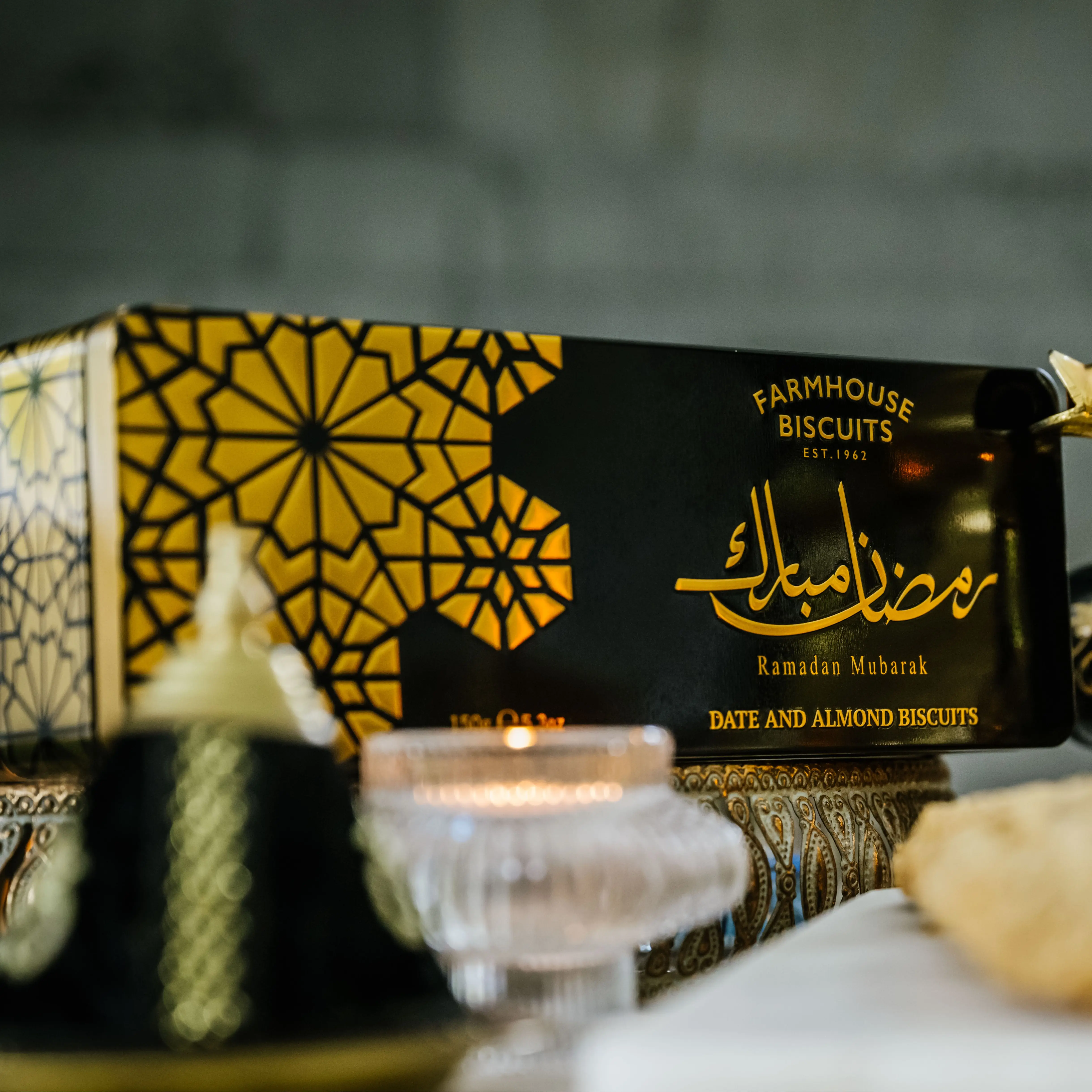 Ramadan Date & Almond Tin