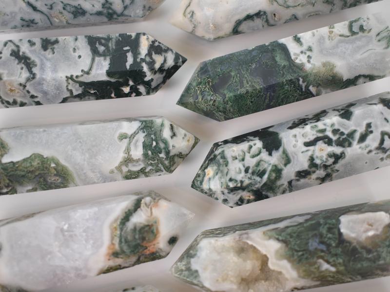 Moss Agate Tower, Green White Druzy Healing Crystal Moss Agate Tower with Quartz 1