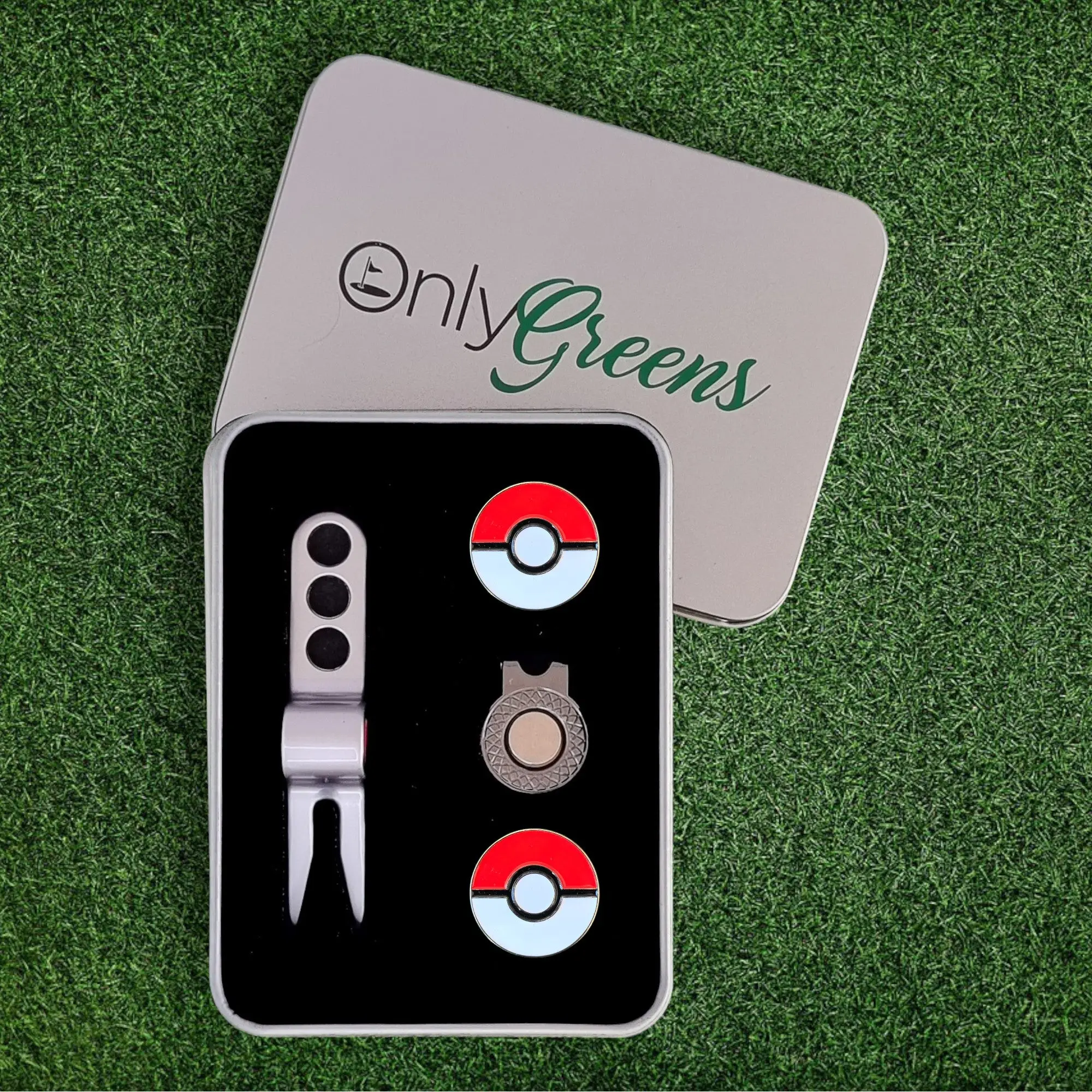 Scotty Divot Tool & Ball Marker Gift Set - Pokéball | Complete in Gift Tin