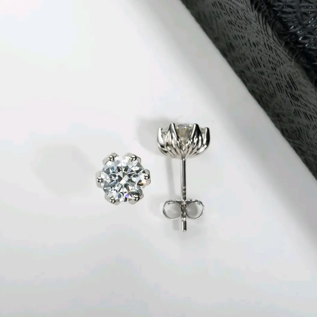 2ct D VVS1 Moissanite stud Earrings & GRA Certificates