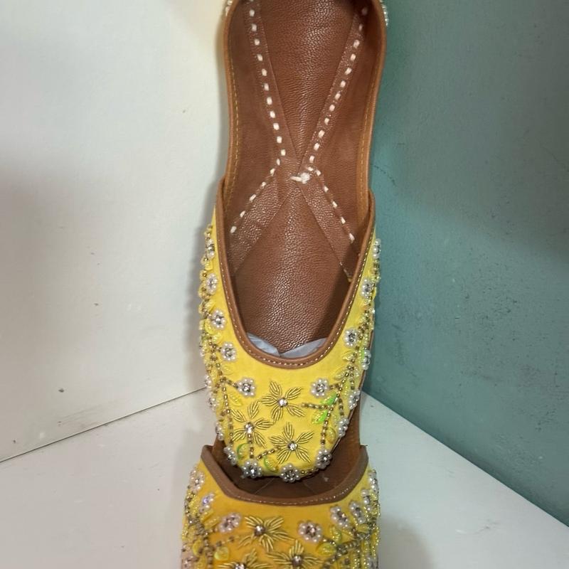 punjabi jutti in different colours 5