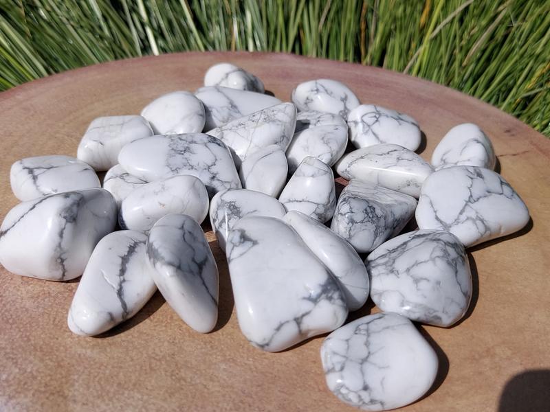Howlite Tumbled Stone, A Grade Tumbled Stone. Howlite Crystal Gemstone, You choose the size you would like !! UK Seller. 2