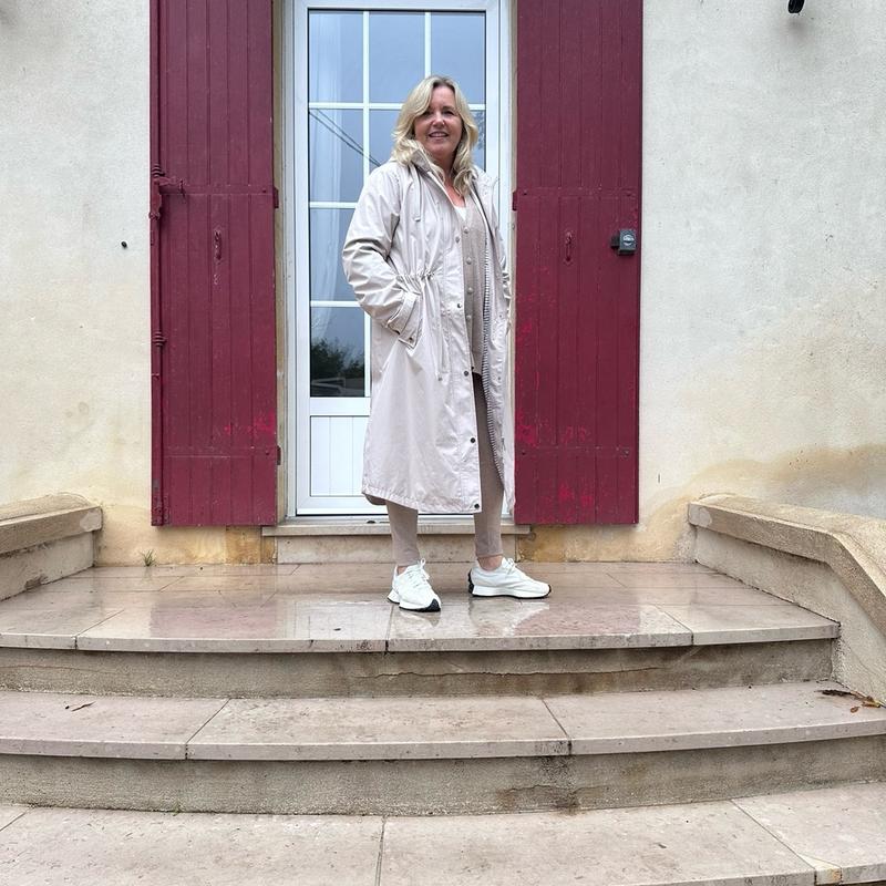 NIAMH Long Raincoat With Hood 4