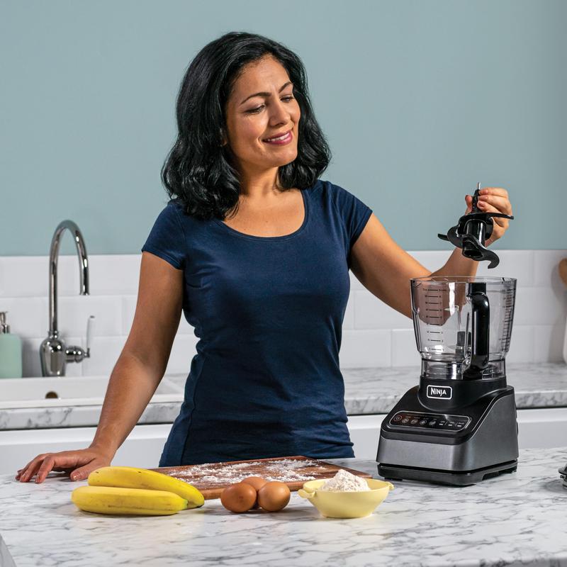 Food Processor with 4 Automatic Programs; Chop, Puree, Slice, Mix, and 3 Manual Speeds, 2.1L Bowl, Chopping, Slicing & Dough Blades, 850W, Dishwasher Safe Parts, Black BN650UK 2