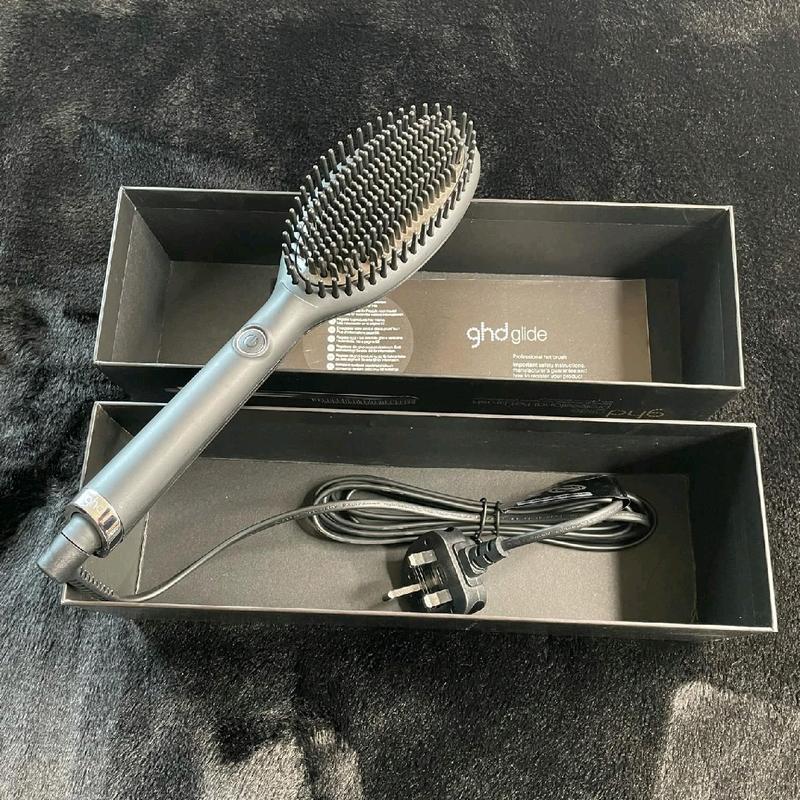 GHD Glide Ceramic Technology Professional Hot Brush for Smooth and Even Heat Distribution - Haircare, Heatless Comfort 0