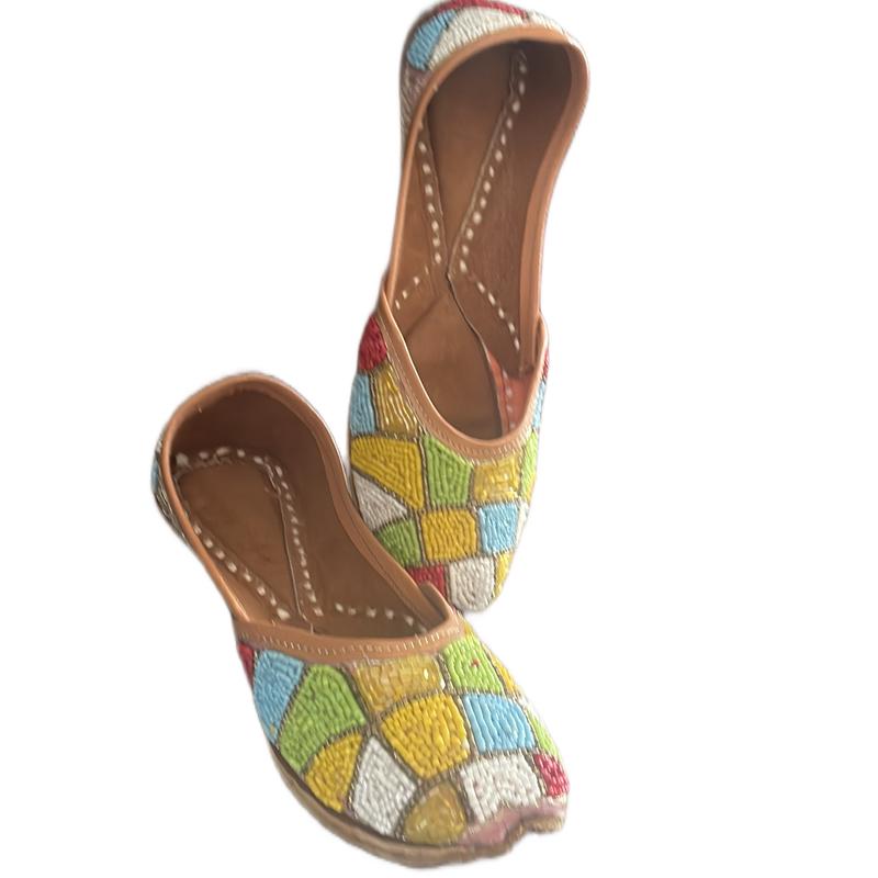 Women’s traditional Punjabi jutti multicoloured design 2