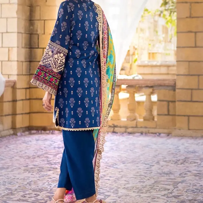 Zainab Chottani | Luxury Lawn '23 | GULFISHAN 5B UNSTITCHED 1
