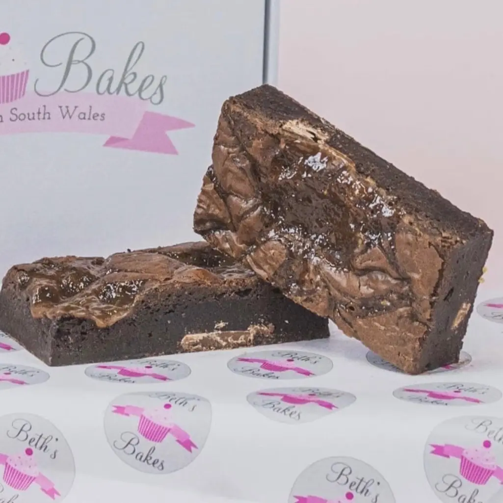 6 Salted Caramel Brownies (12 Servings)
