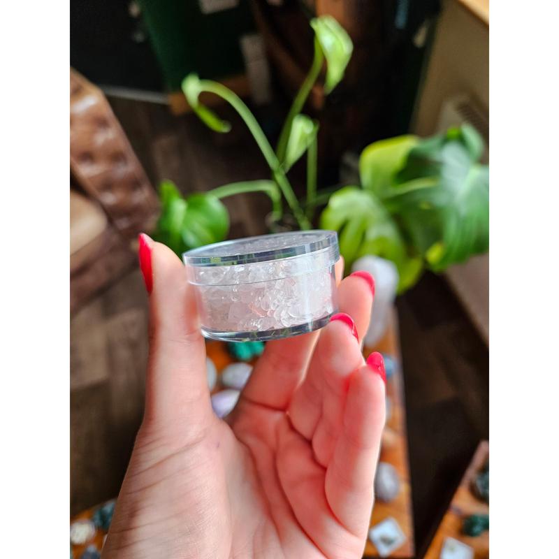 Rose Quartz chips - 50g pot 5