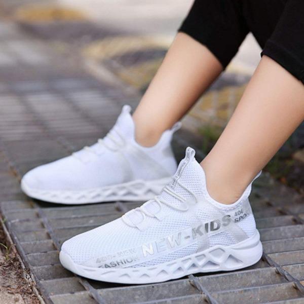 Product Introduction of Daclay Trendy All-Season Kids' Sneakers: Breathable, Durable Rubber Sole, Fashionable Plaid, Lace-Up Comfort for Teens 14