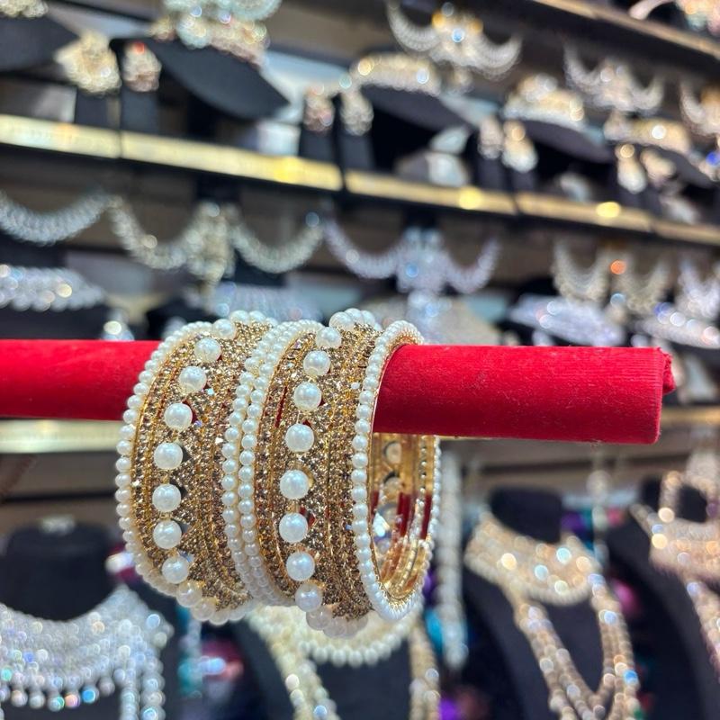 Beautiful pearl bangle set! Gorgeous for any occasion 2