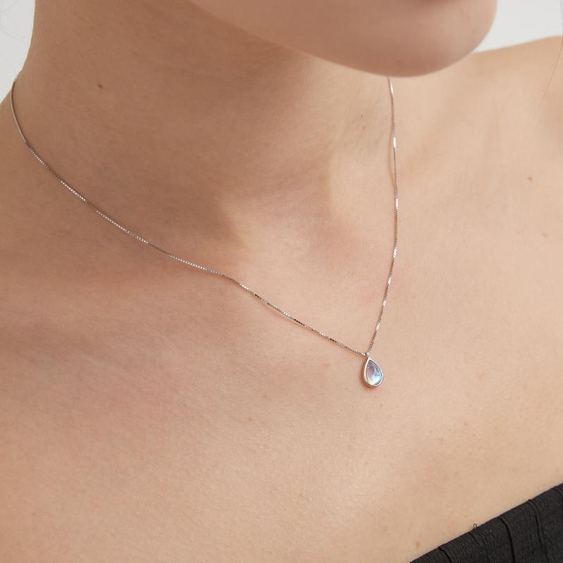 Moonstone Droplet Necklace (S925) 3