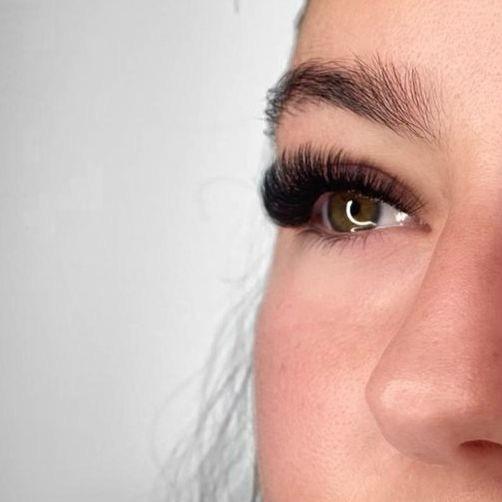 0.05 - Short lengths - Mixed Packs - Volume Lash Extensions - Lash Tray for Lash Artists 3