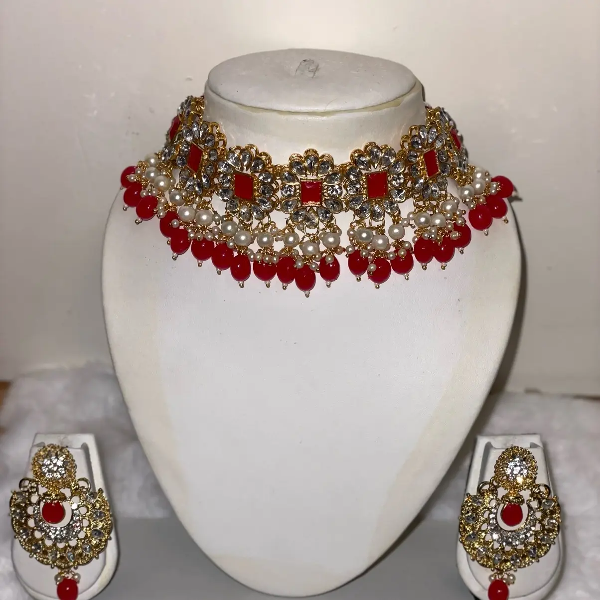 Kiara red and gold choker set