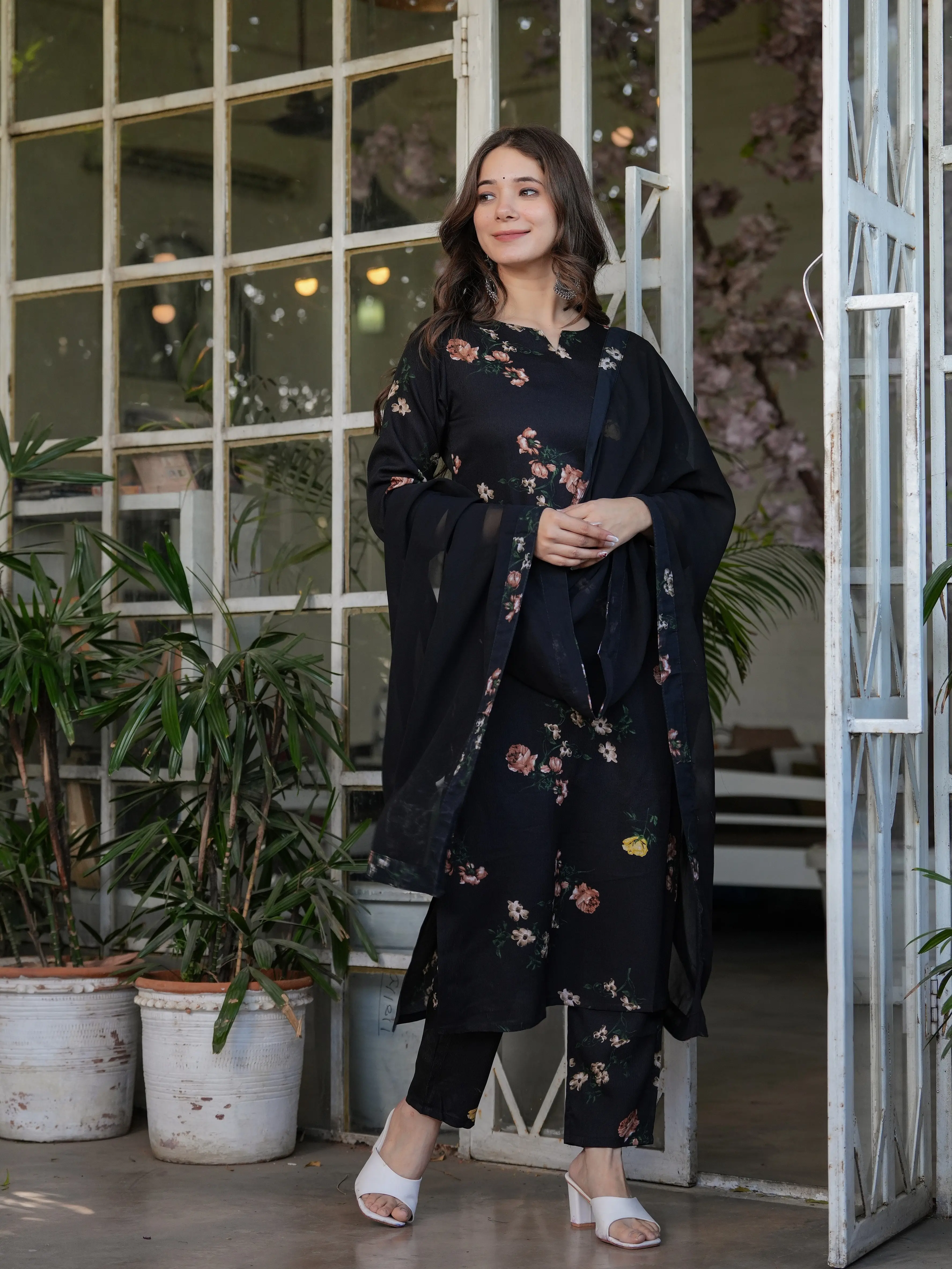 Women's Silk blend printed straight kurta with pants and Nazmin Dupatta Set Suitable for all seasons Casual Wear Womenswear
