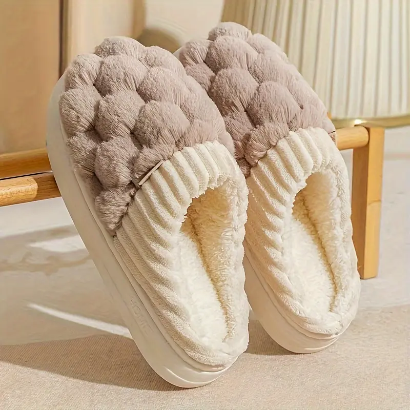 Warm and comfortable Women's home slippers, suitable for home use