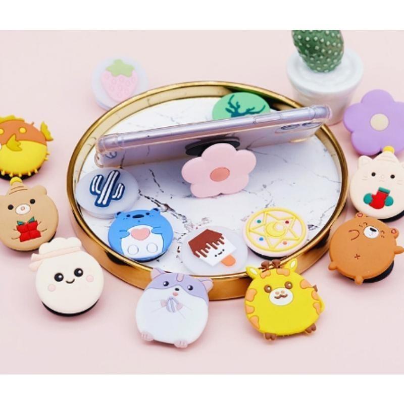 (Giveaway) 1 cartoon bear silicone phone holder Sticky desktop phone holder Soft silicone folding phone grip 4