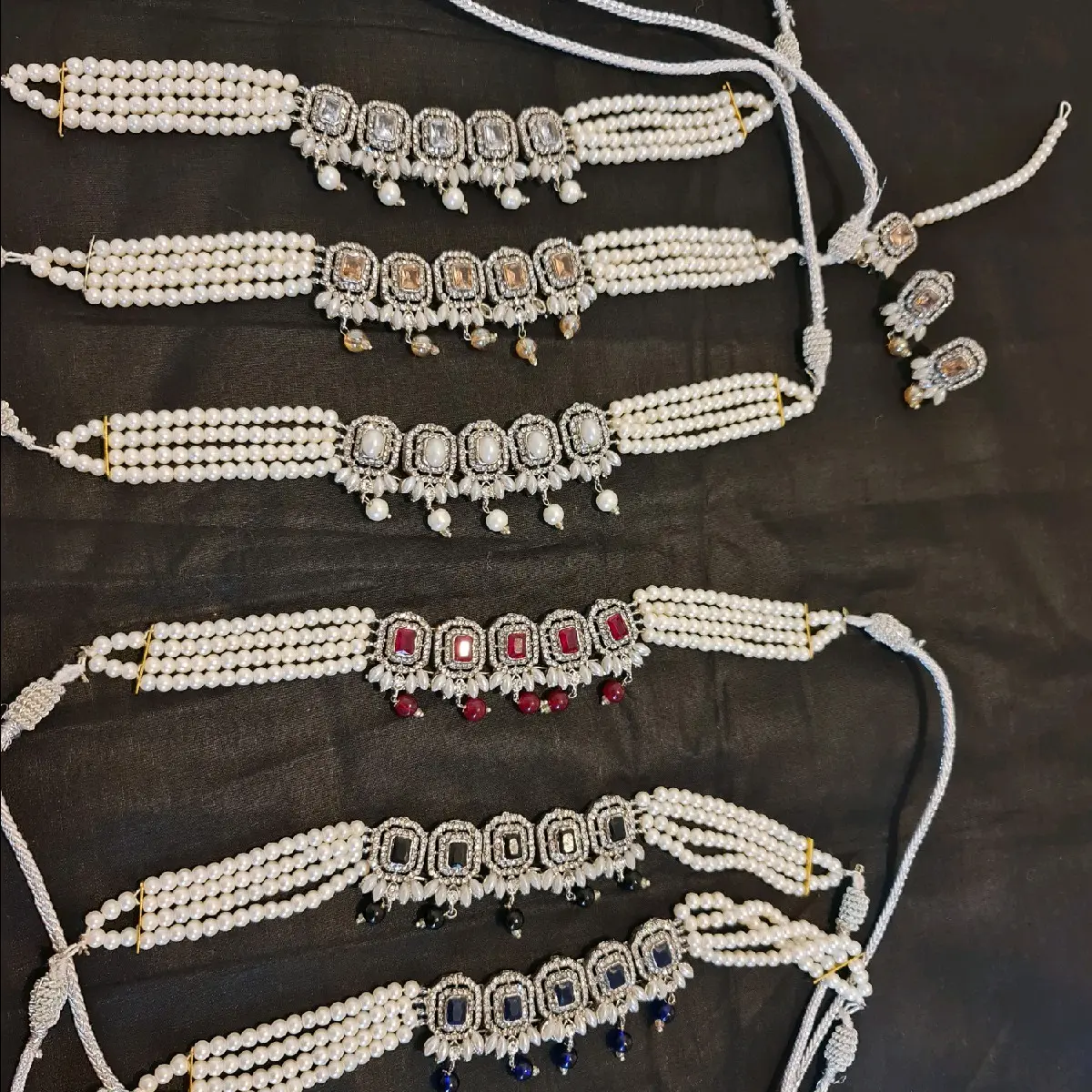 necklace chokar earring and tikka