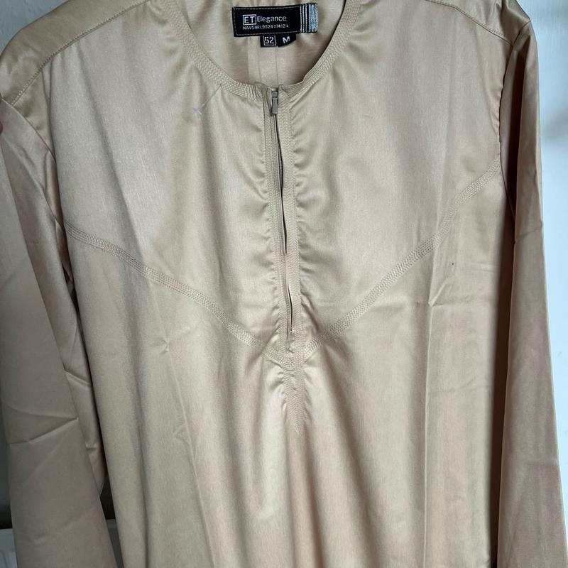 Omani round neck shiny thobe 6