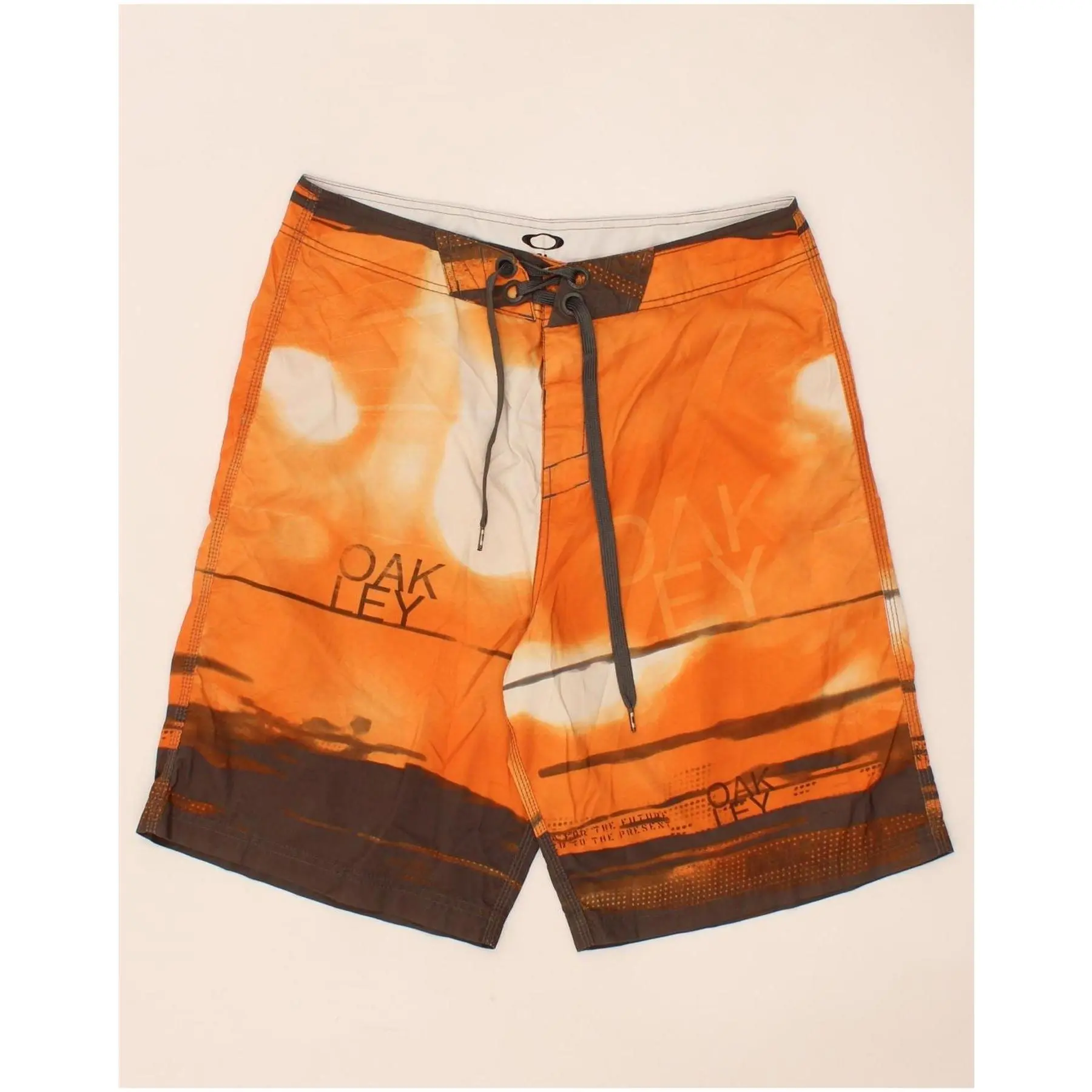 Pre-Owned Vintage OAKLEY Mens Graphic Swimming Shorts Large  Orange Colourblock
