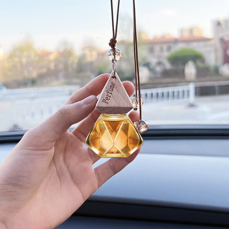 Car perfume and aromatherapy with crystal decoration, it's an ideal festival gift. It can be placed in the car, room or anywhere you want to fill with fragrance. The fragrance is soft and not pungent, and it's safe for mothers and babies. 5