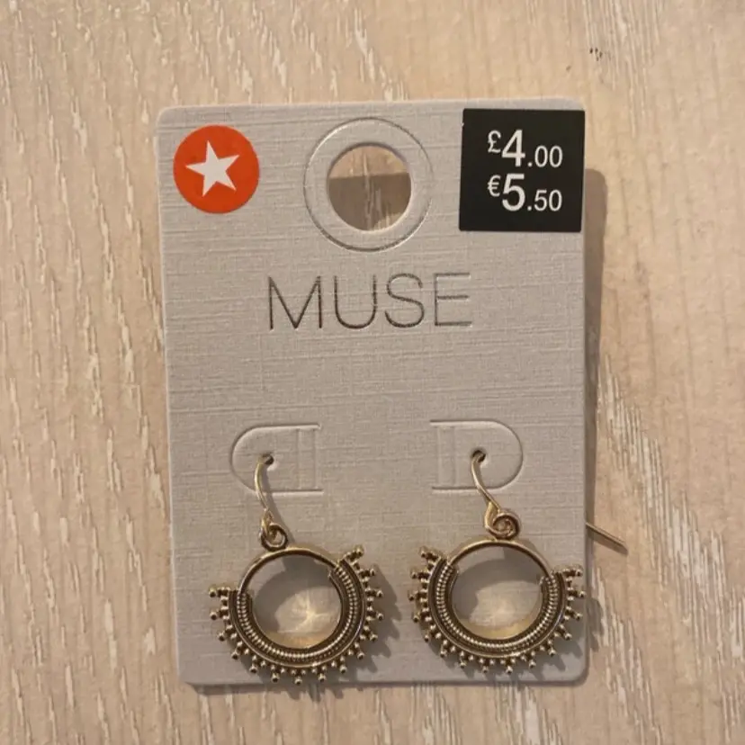 Assorted Women's Jewellery: Earrings, Rings, Belly Chain