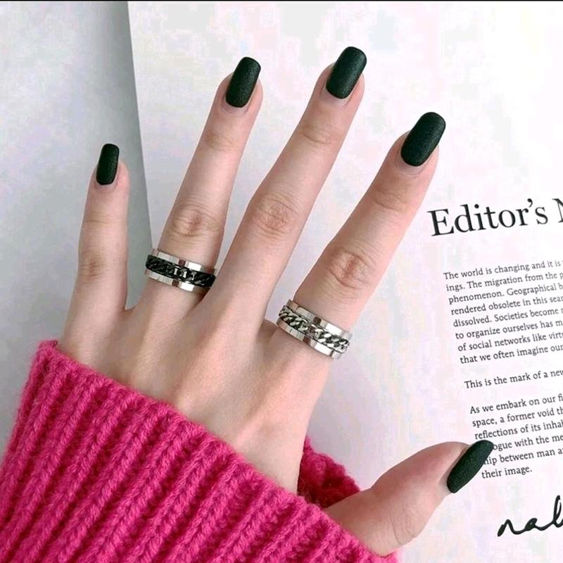 Chain Anxiety Fidget Spinning Ring is a unique and trendy piece of jewellery perfect for Anyone Who Need To Release Negative Energy 4