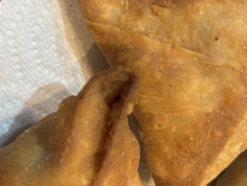 Product Review of Samosa Bundle (6 Chicken 6 Meat 6 Cheese & Patotoe 6 vegetable) from S**🩷 2
