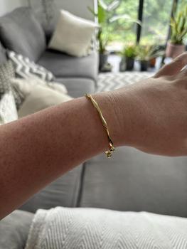 Product Review of Women's Plain Casual Alloy Cuff Bangle,  Mother's Day Gift, Elegant Casual All-match Jewelry for Girls Gift, Female Classic Fashion Accessories for Daily Wear from r**s 1