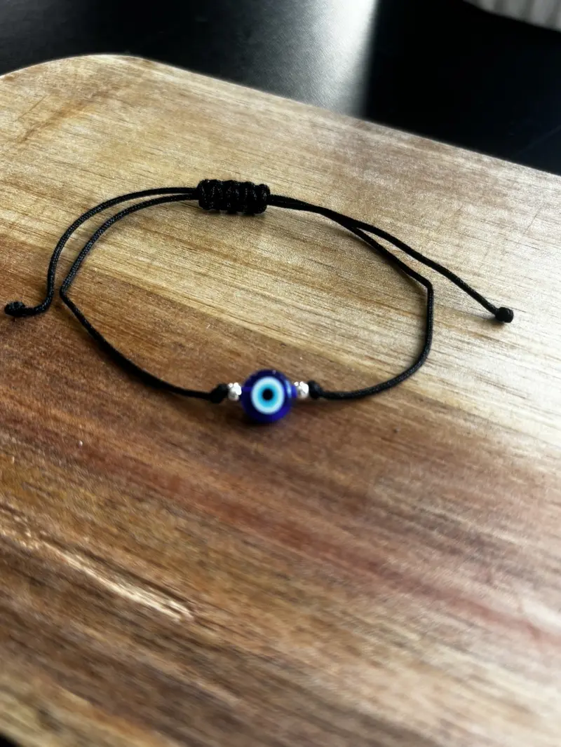 Product Introduction of Evil Eye Bracelet for Men and Women - Fashion Accessory 1