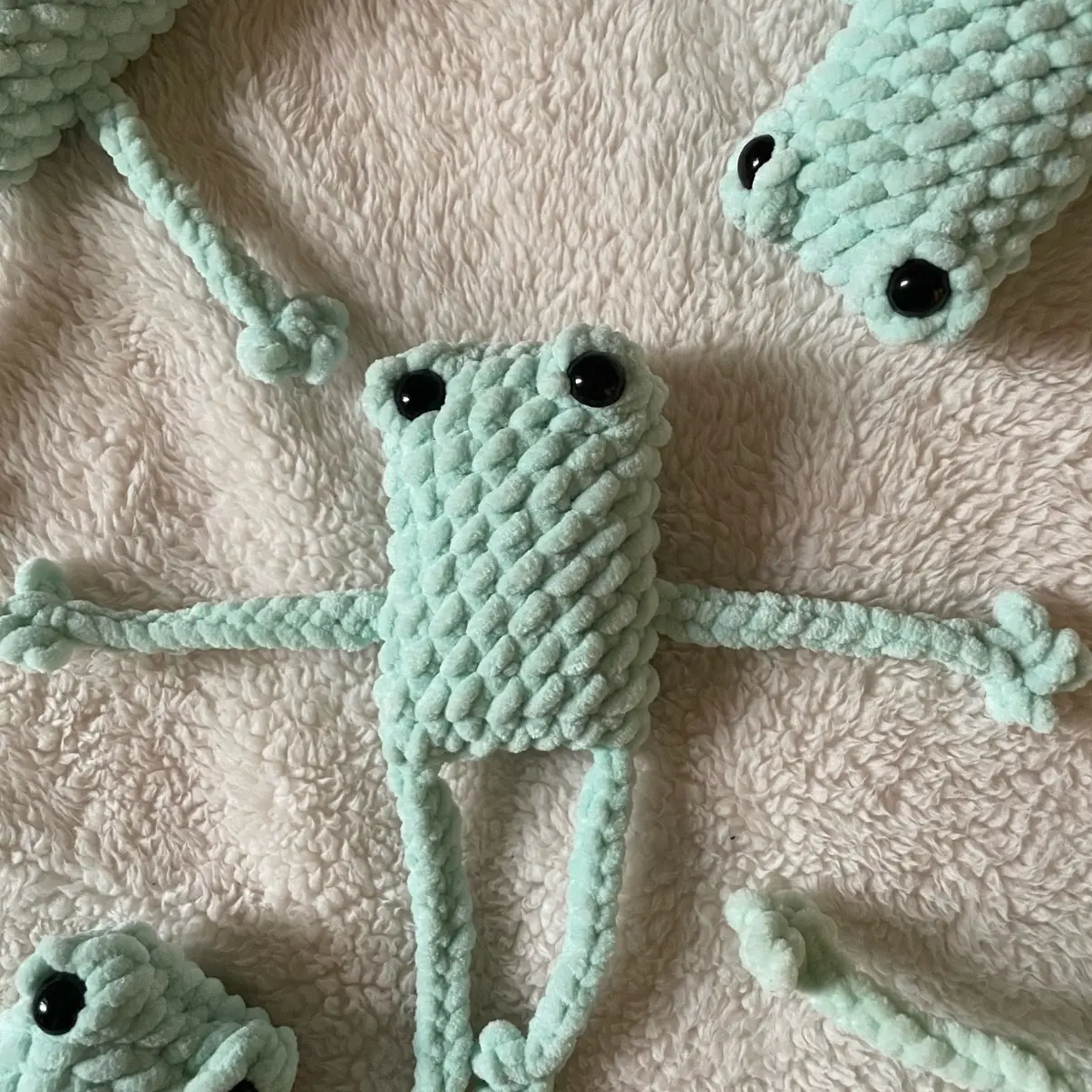Crochet Leggy Frog Plushie Stuffed Animal Toy - Handmade, Soft Polyester Yarn and Stuffing, 9cm Height, 5cm Width