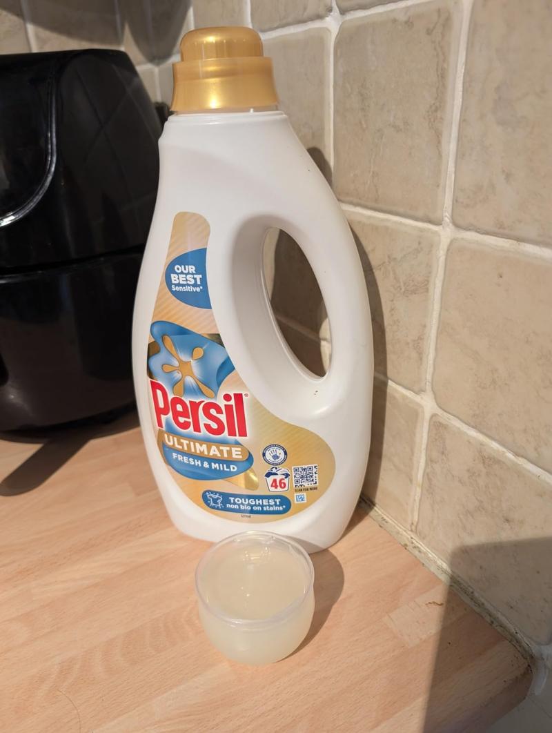 Product Introduction of Ultimate Touch of Comfort Liquid Detergent, 1.242L (46 Washes), Long-lasting Fragrance, Effective Stain Removal - Household 21