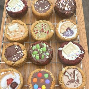 Deep Dish Cookies - 4 Pack - You Choose Your Flavour - Perfect Snack for Any Occasion - CHECK DESCRI PTIOn