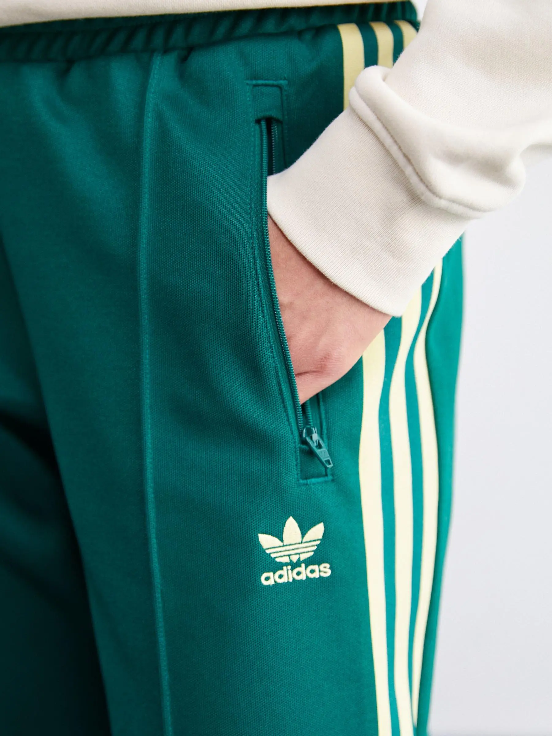 adidas originals CLASSIC - Tracksuit bottoms
