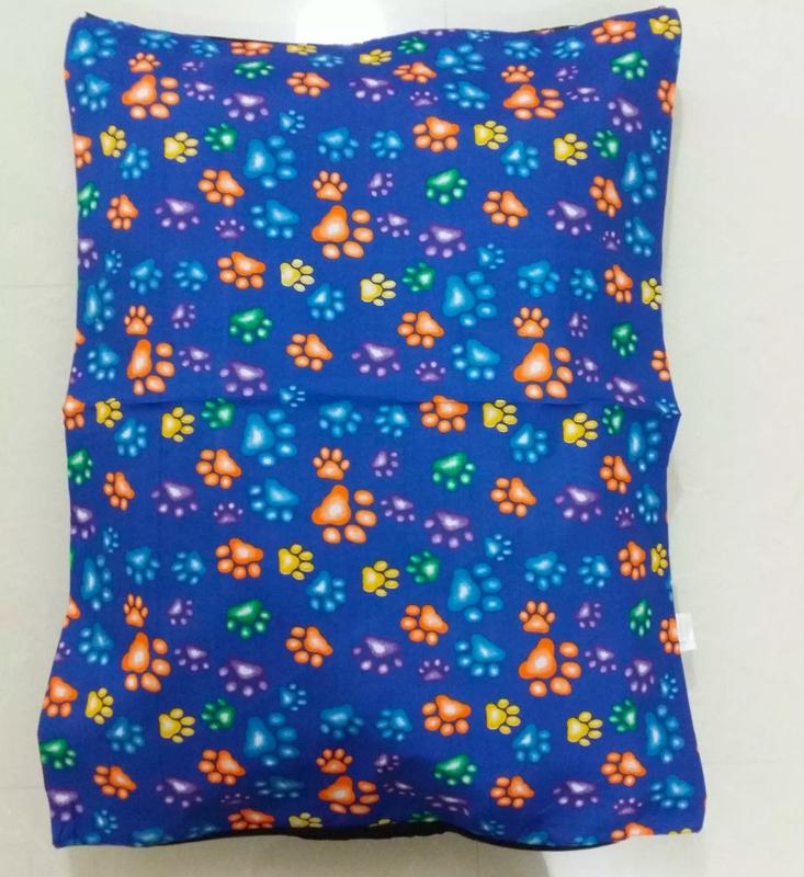 Large & Extra Large Polycotton Dog Bed | Random Colours Washable Zipped Cushion | Soft Cosy Dog Replaceable Zipped Washable Cover Pet Dog Bed Supplies Pet Pillow Available In Random Colours |Pet Dog Bed Cat Beds Luxury Soft Washable Puppy Cushion Pet 1