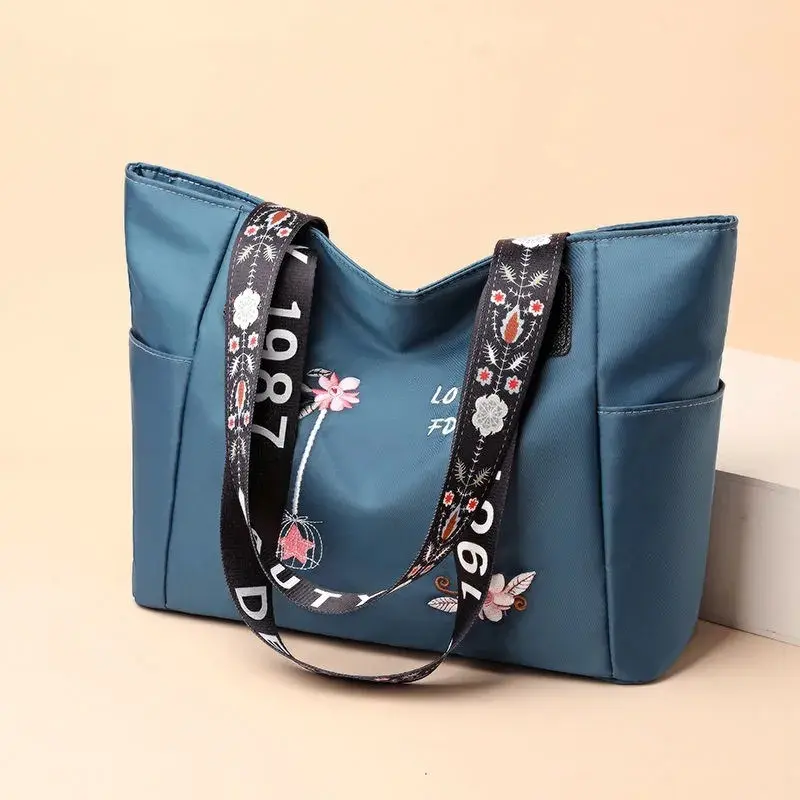 Chic Oxford Fabric Tote Bag for Women - Spacious & Water-Resistant, Fashionable Shoulder Handbag in Cream/Blue/Black 7