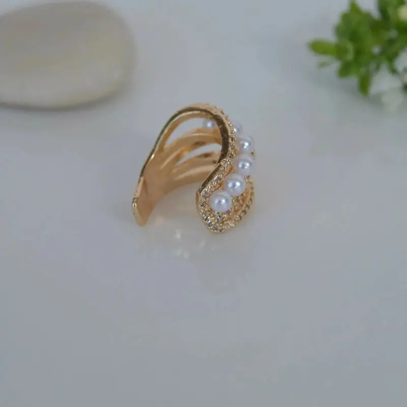 Zircon Stone Detailed Pearl Zircon Multiple Ear Cuff Compression Cartilage Earrings 2