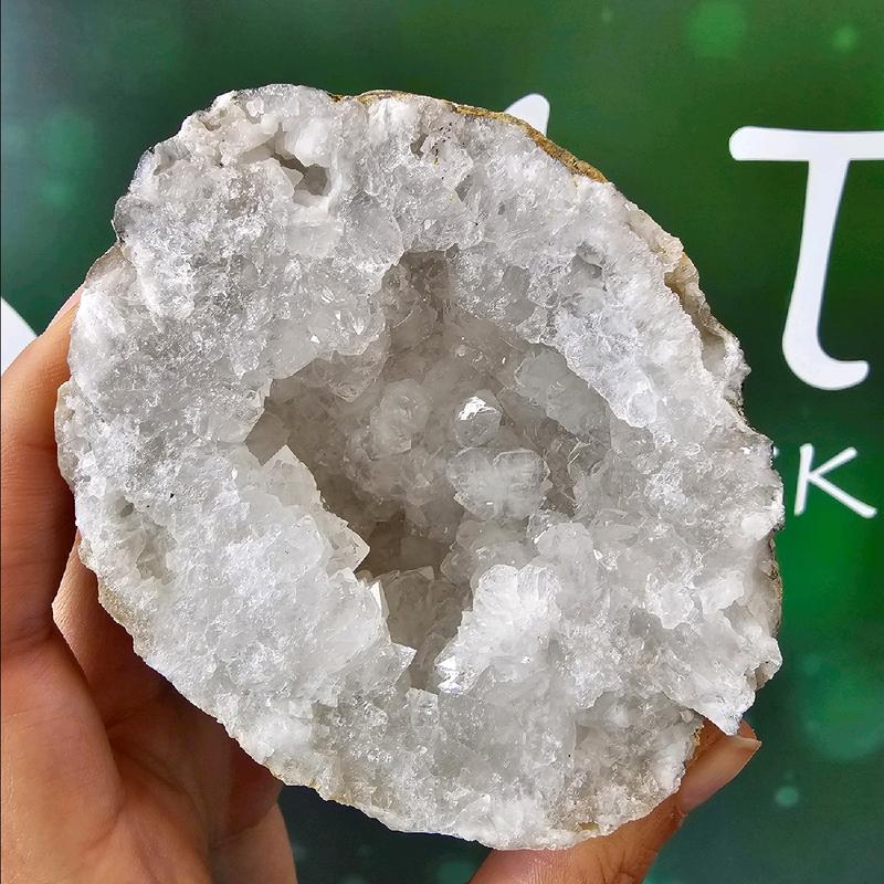 Uncracked Quartz Geodes Natural Crystal 5