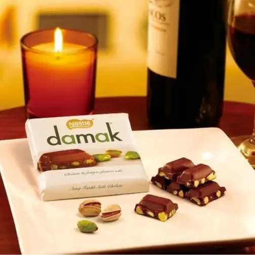 Damak Pistachio Chocolate Bar 60g - Premium Gift Snack, Rich Milk Chocolate with Crunchy Pistachios Blend Of Smooth, Rich Milk Chocolate And Crunchy, Premium Pistachios. Excellent Choice For Gifting, Snacking, Or Sharing With Loved Ones Dessert Bonbon 7