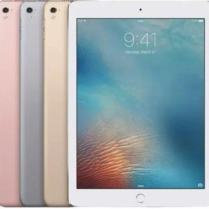 Apple iPad Pro 9.7" - 32GB - Wi-Fi- Refurbished - Grade B 1