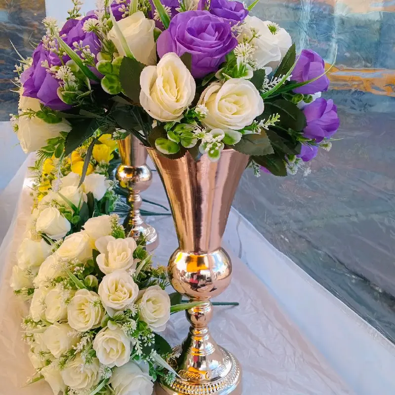 silver or gold  vase with 2 bunches of flowers  Decor Decorative 1