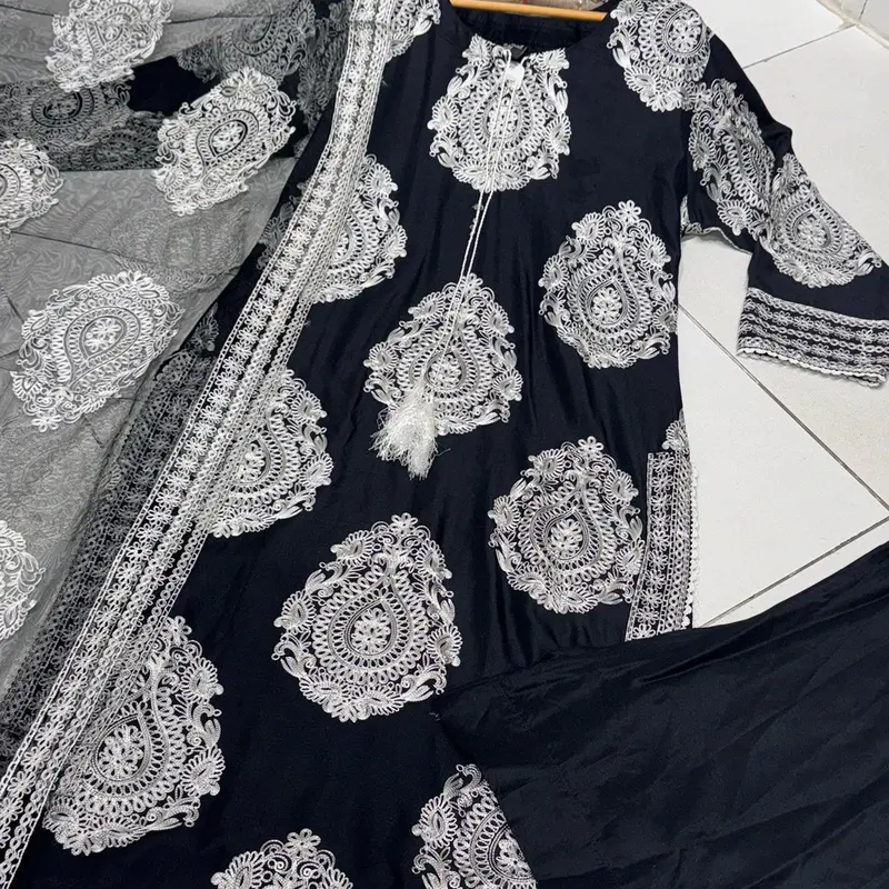 5 COLOURS! LC 7668 Embroidered work plazzo kameez design with white embroidery  Womenswear 0
