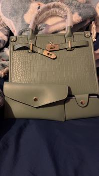 Product Review of Women's Fashionable Crocodile Embossed Tote Bag & Wallet & Clutch Bag, Large Capacity Pu Tote Bag with Shoulder Strap, Casual Trendy Versatile High-quality Daily Commuting  Bag Set from O**a C**y A**🤍 0