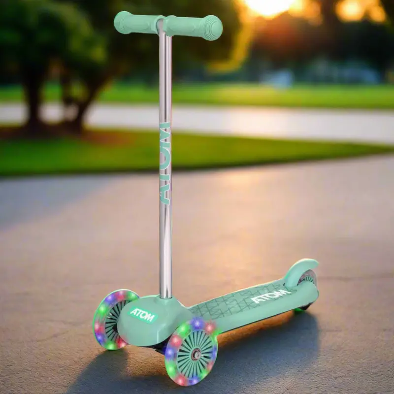 ATOM Light-Up Move 'N' Groove Scooter - Green 0