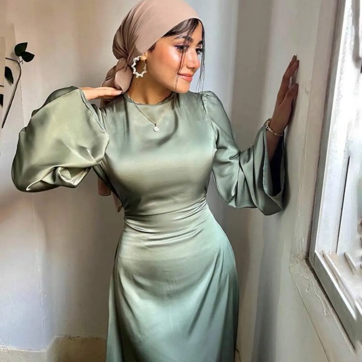 Green Abaya - Traditional Islamic Clothing for Women