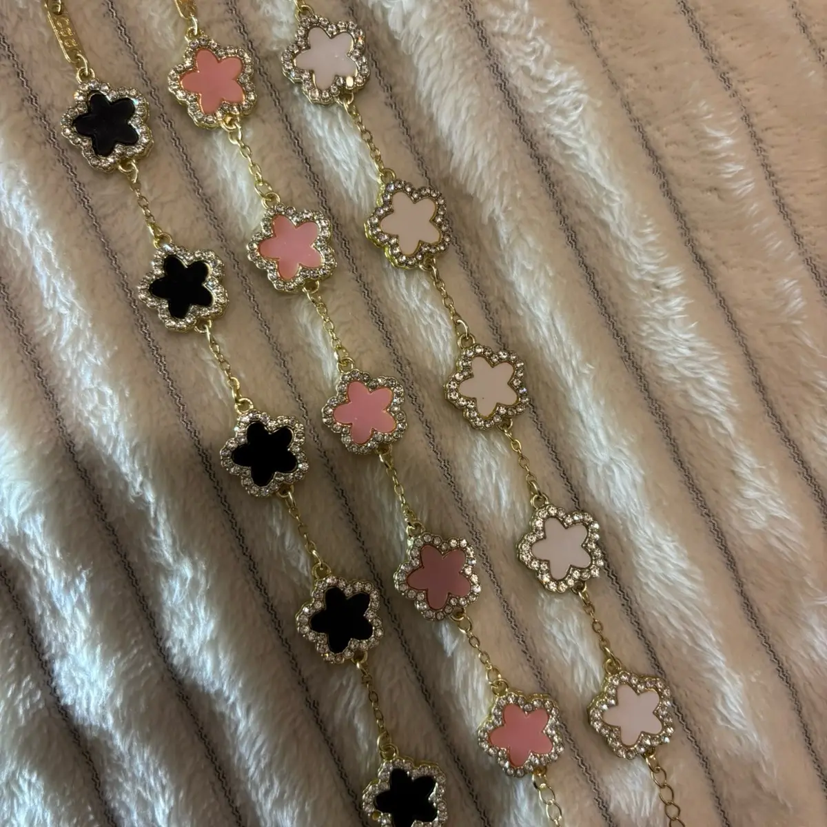gold clover bracelet